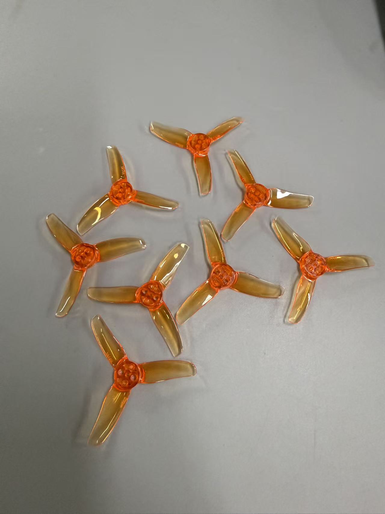 مروحة GEMFAN 2014 ثلاثية الشفر - مراجعة Drone Propeller وسعره